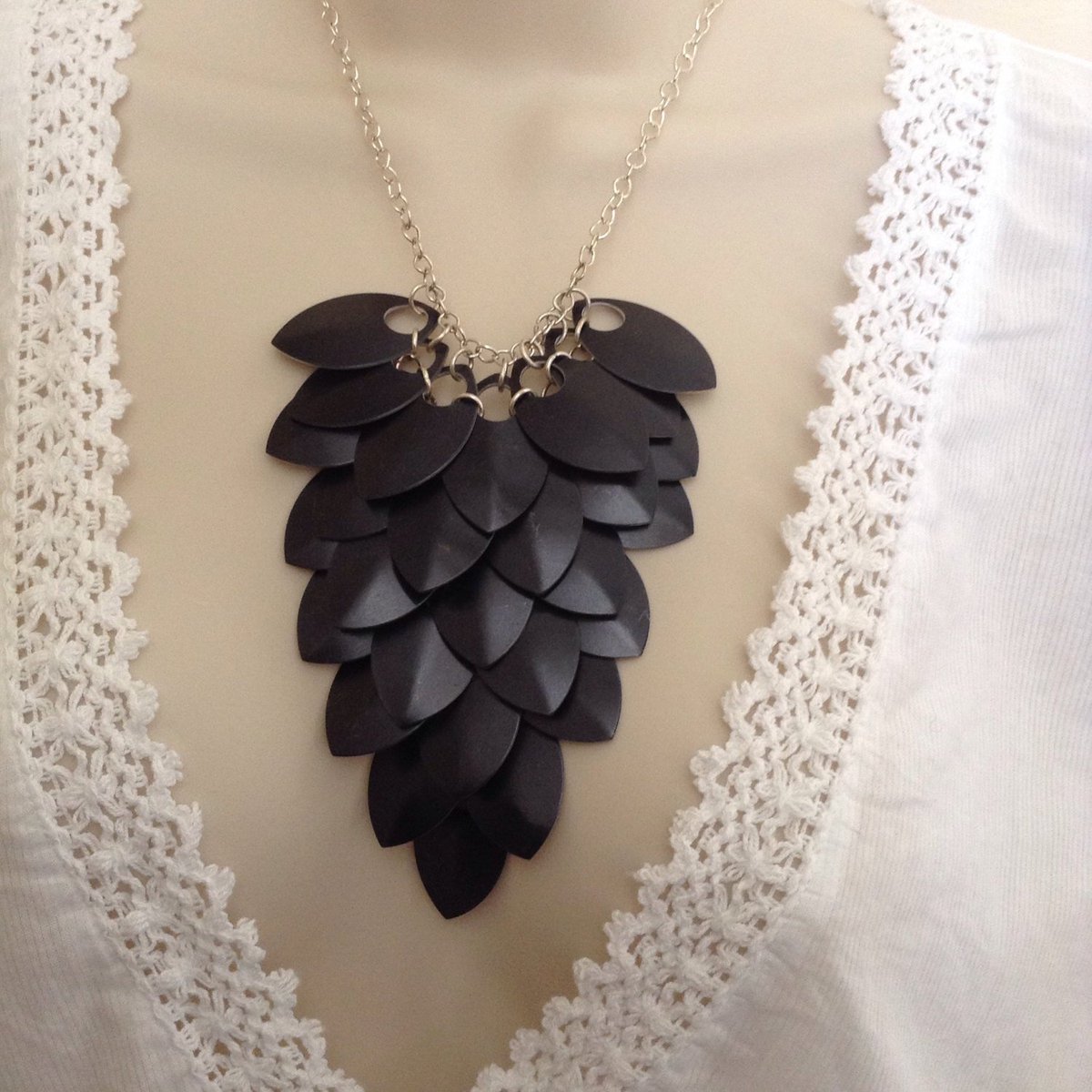 ArtisanJByViv's tweet photo. Bib Necklace, Scale Maille Jewellery, Aluminium Jewelry, Statem… https://t.co/OQG1xXjr5J #BeadsofCreation #GothTheme https://t.co/470153K4qd