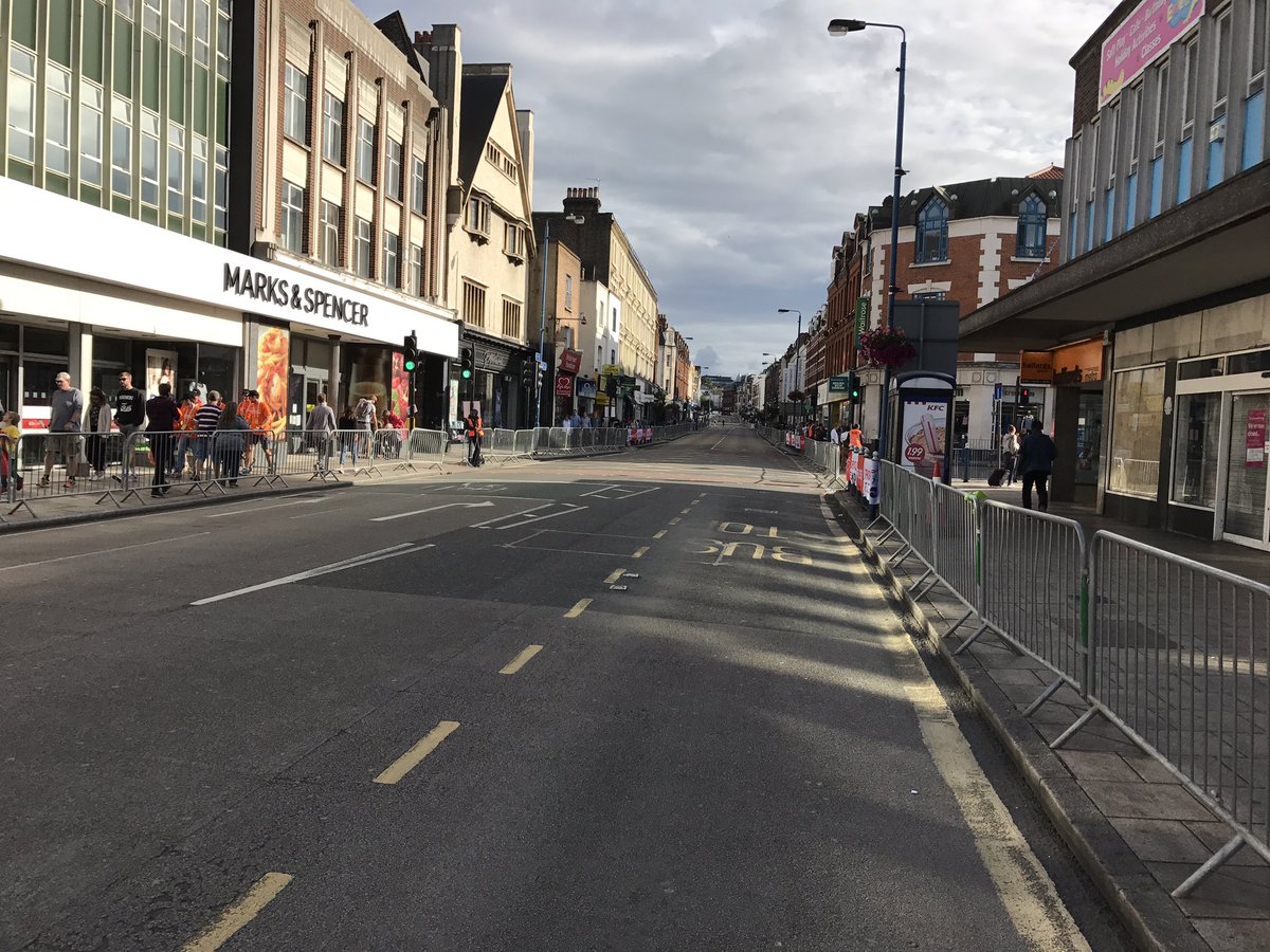 1. Remove barriers 
2. Add seating
3. Rinse and repeat each Sunday
#putneyhighstreet