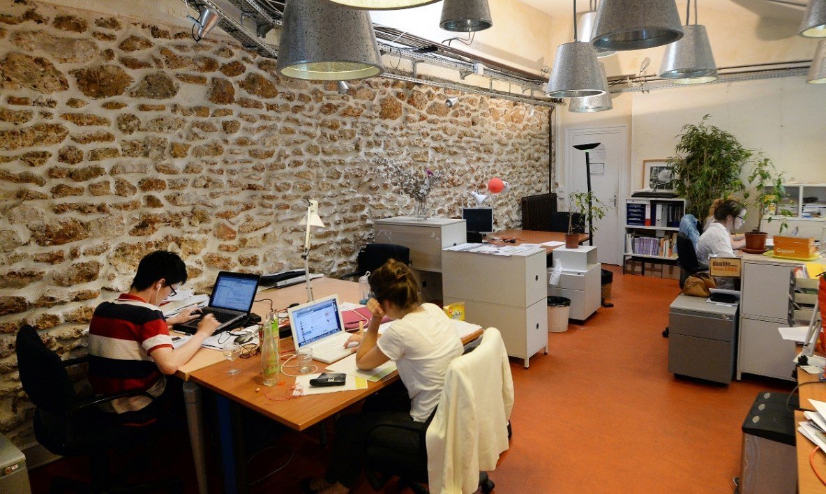 neonomade_com's tweet image. Le #RERA fermé pour 4 semaines : testez le #coworking – Merci @bfmbusiness pour cette belle mise en lumière bit.ly/2wcXmeN
