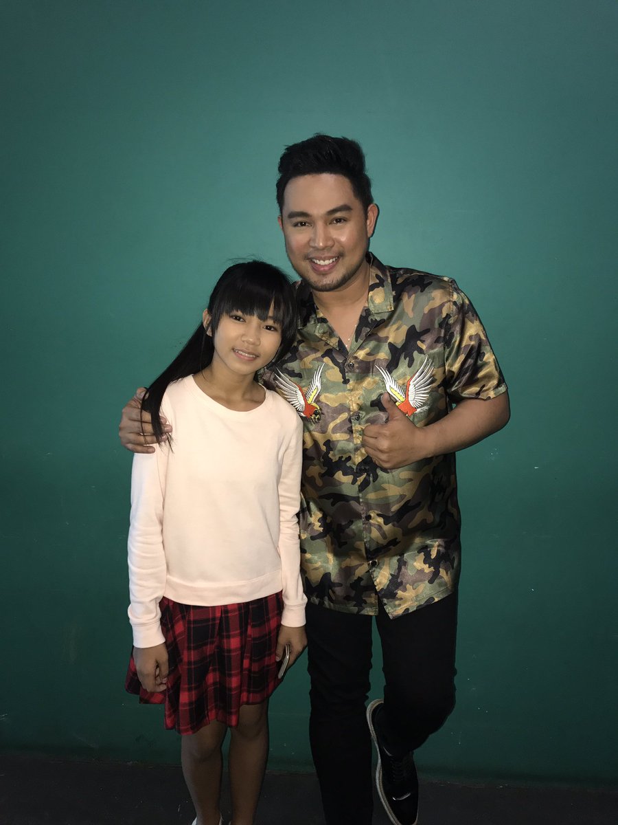 jedmadela's tweet photo. Look who I met after Tawag Ng Tanghalan! Our very first The Voice Teens Grand Champion! Proud of you, Jona! #WCOPA #WCOPAGrad https://t.co/rHApEv3g98