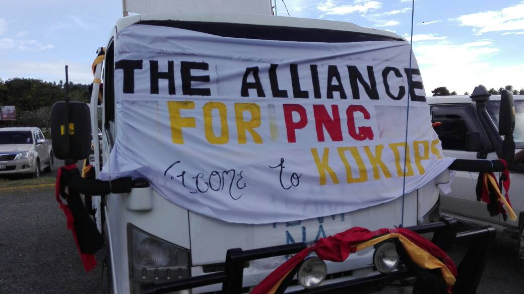 EMTVOnline's tweet photo. The Alliance supporters gearing up at #Tokua Airport awaiting the arrival of the Alliance leaders and other members. #YourVote2017 #EMTV https://t.co/fPkaqJq5Kh