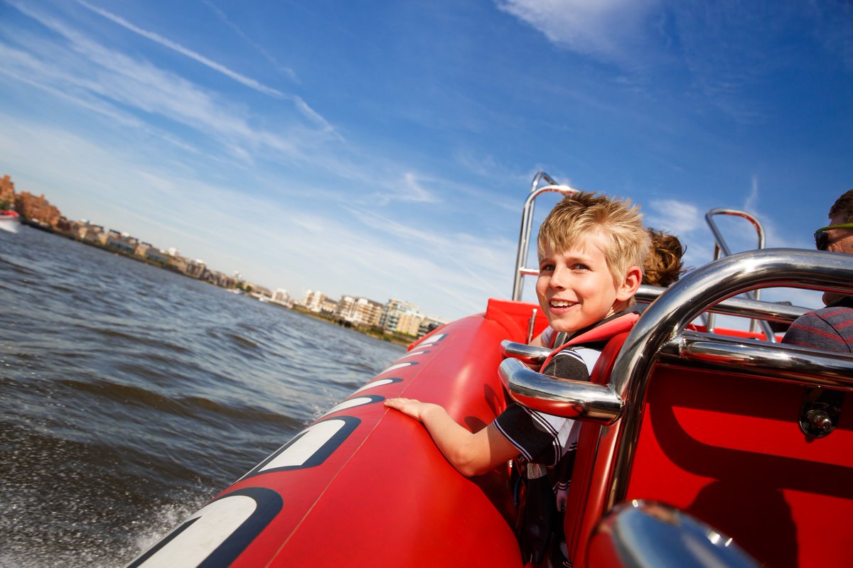 ***COMPETITION TIME***
LAST CHANCE TO WIN  a ride with <a href="/ThamesRockets/">Thames Rockets</a>​ for 2 Adults and 2 Children! 
RETWEET TO ENTER!