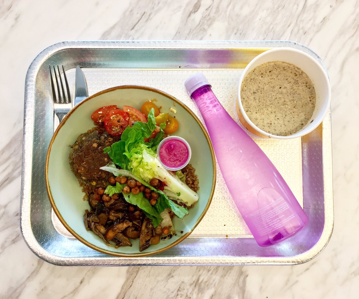 TalkToKarishma's tweet photo. Clean eating @graintraders with @tarunmelwani 🍃
#Singapore #EatCleanGoLean https://t.co/ACe39ojShv