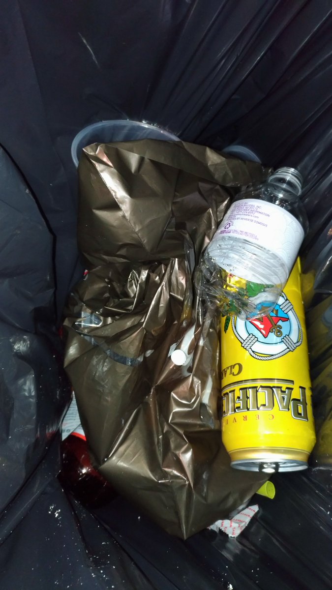 telephreaktrash's tweet photo. there's more #contrash goodies to give away, i deliver!! just let me know where #telephreak #trashpics https://t.co/OwwSGLgqjA