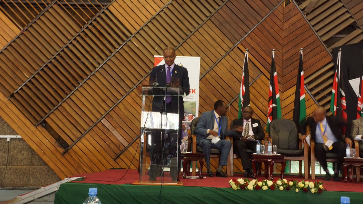 transafricaint2's tweet photo. CBK governor @ the trade week. #Decision2017 #UhuruParkPrayers https://t.co/wwanu5ZvNe