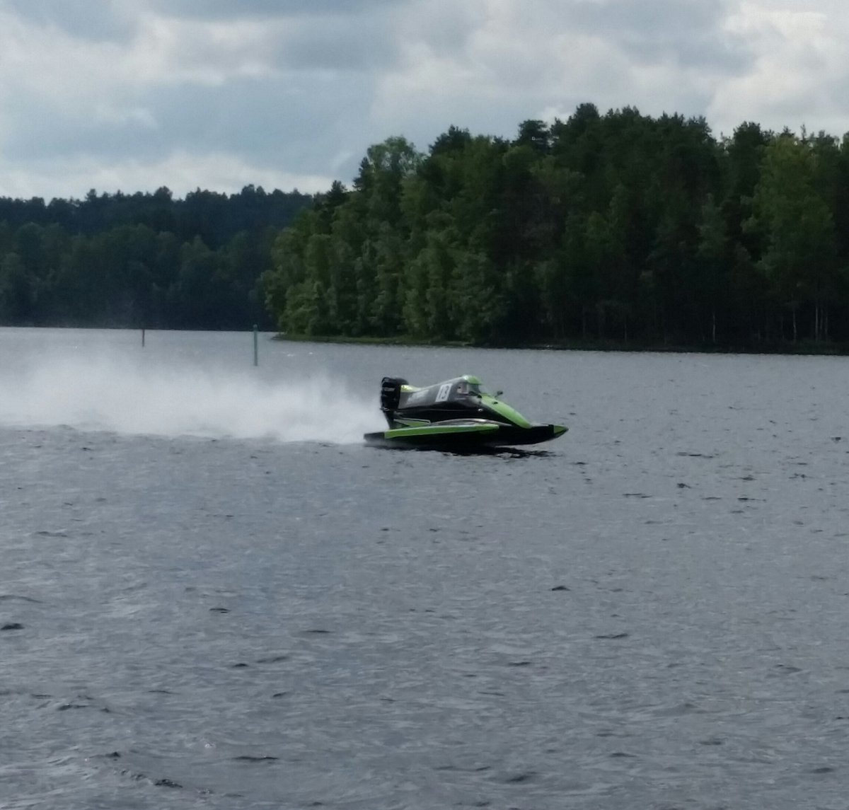 AniHamalainen's tweet photo. Uutta viikkoa kaikille. Viikonloppu piti disällään taksilla menoo ja vene kisoja😊 https://t.co/qQ3fhNiRmP
