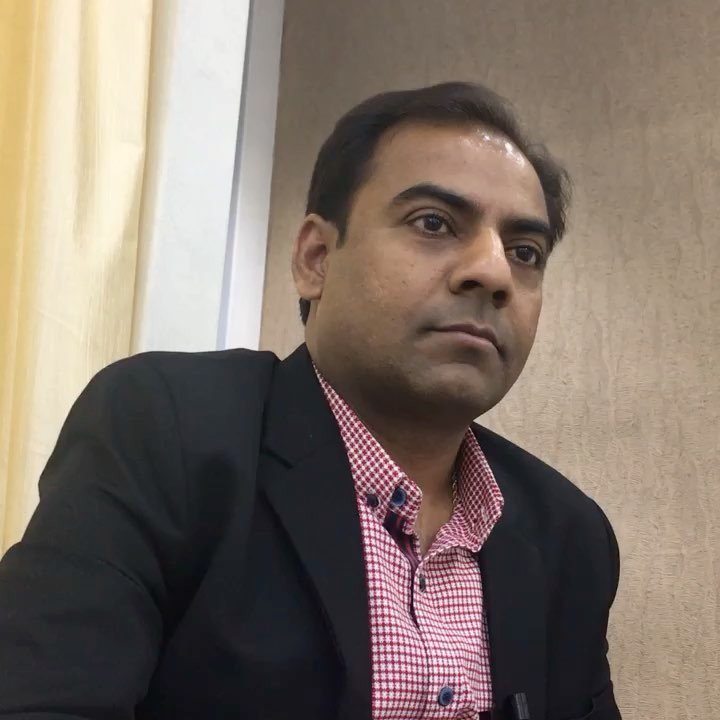 prernamakharia's tweet photo. In conversation with Mr Mukesh Mehta, National President at India Bullion Jewellers Association (IBJA) @ibja1919 at #IIJS #IIJS2017 as he t… https://t.co/ZzkK5z2zO7
