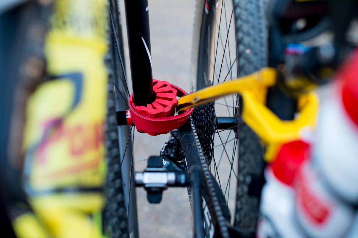 ImbiBikeSaver's tweet image. Don’t forget to keep your bikes #ScratchFree whille driving. #ImbiBikeSaver works with many types of bikes.