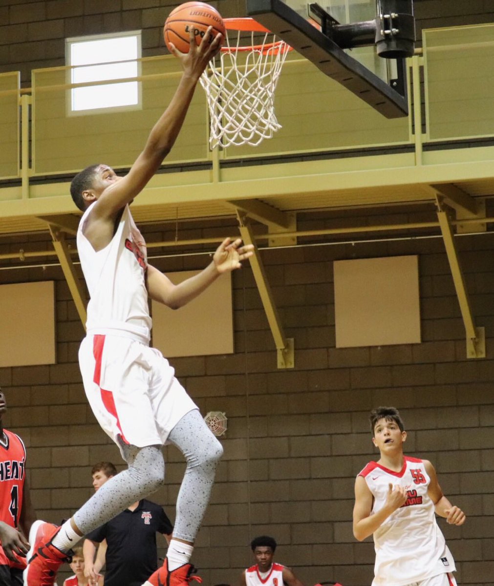 LB_easy86's tweet photo. it's a wrap for this AAU season... 3 more years #trugame π https://t.co/oRxLvaYEkI