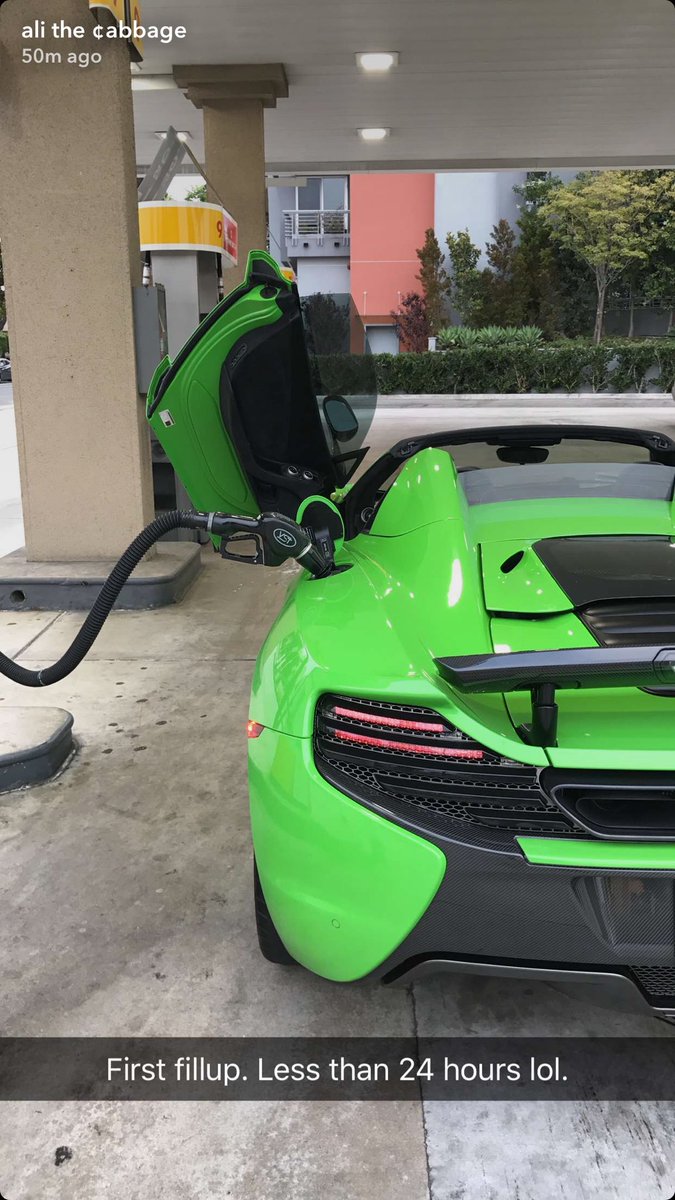 NewsForYoutube1's tweet image. Youtube News: Ali the $avage just bought a brand new McLaren.