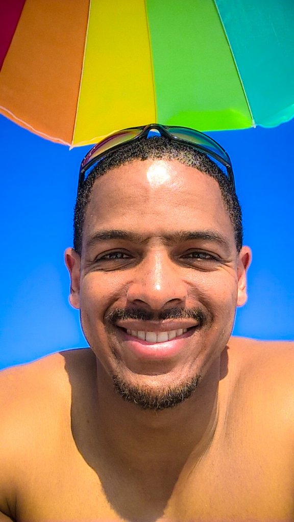 BraxtonACosby's tweet photo. Hanging in Destin with the family. #destindays #vacation https://t.co/s5igzfGTtt