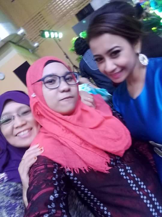 purplesnowwhite's tweet photo. My 💗💗@HaizaHanafi @nurinnabihah_21  &amp; sri #rayasakan #rayasakanhaiza #rumahterbukahaiza #komplekssukandesatasik #22july2017 #troopersforever https://t.co/oG6htXoHNN