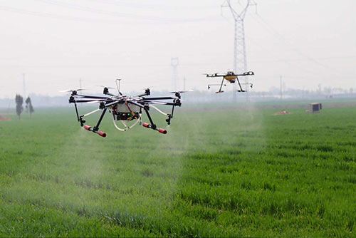 WWZ #agriculture #SprayingDrone can replace the traditional pesticide sprayer and its' speed is 40 times of the traditional sprayer.