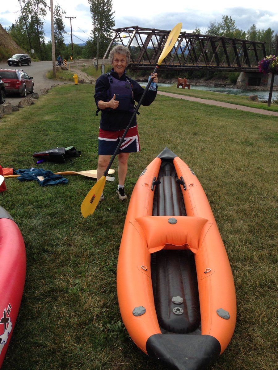 AngliaAtSOAR17's tweet photo. #ThisGirlCan before canoeing down part of the Bulkely river @GGCSOARBC @ukintguides @gguidinganglia @BedsGuides https://t.co/BBmaTQ55Uc