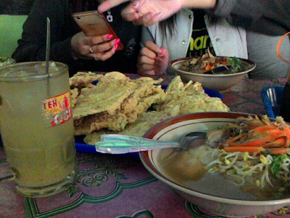 Hati hati dijalan tetap tertip jaga kondusifitas ndankuhh😊😊
Sarapan dulu