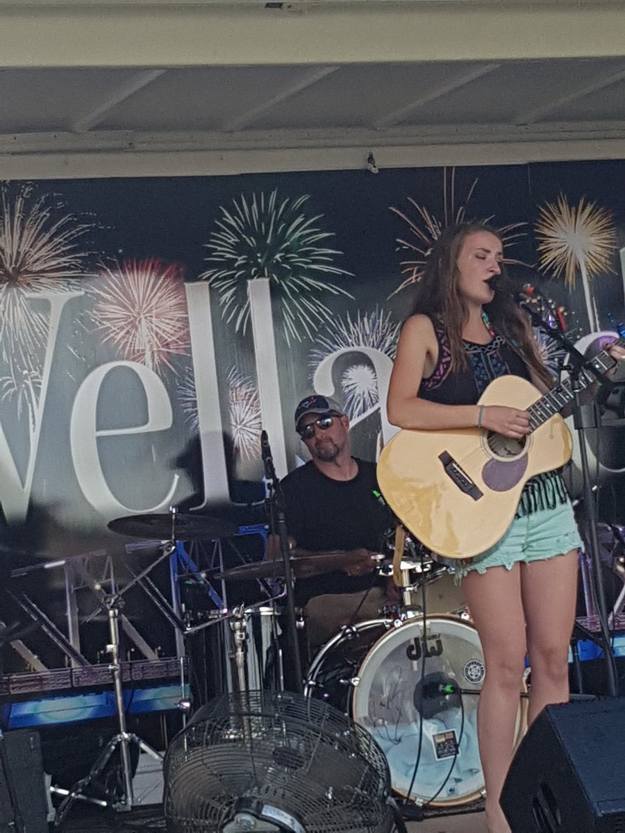 barbarahorning's tweet photo. #Floatfest2017 @AshlynneVince gave another great performance &amp; @country89_1 own @jr_leclerc played drums! Great job! https://t.co/lifX31wlwG