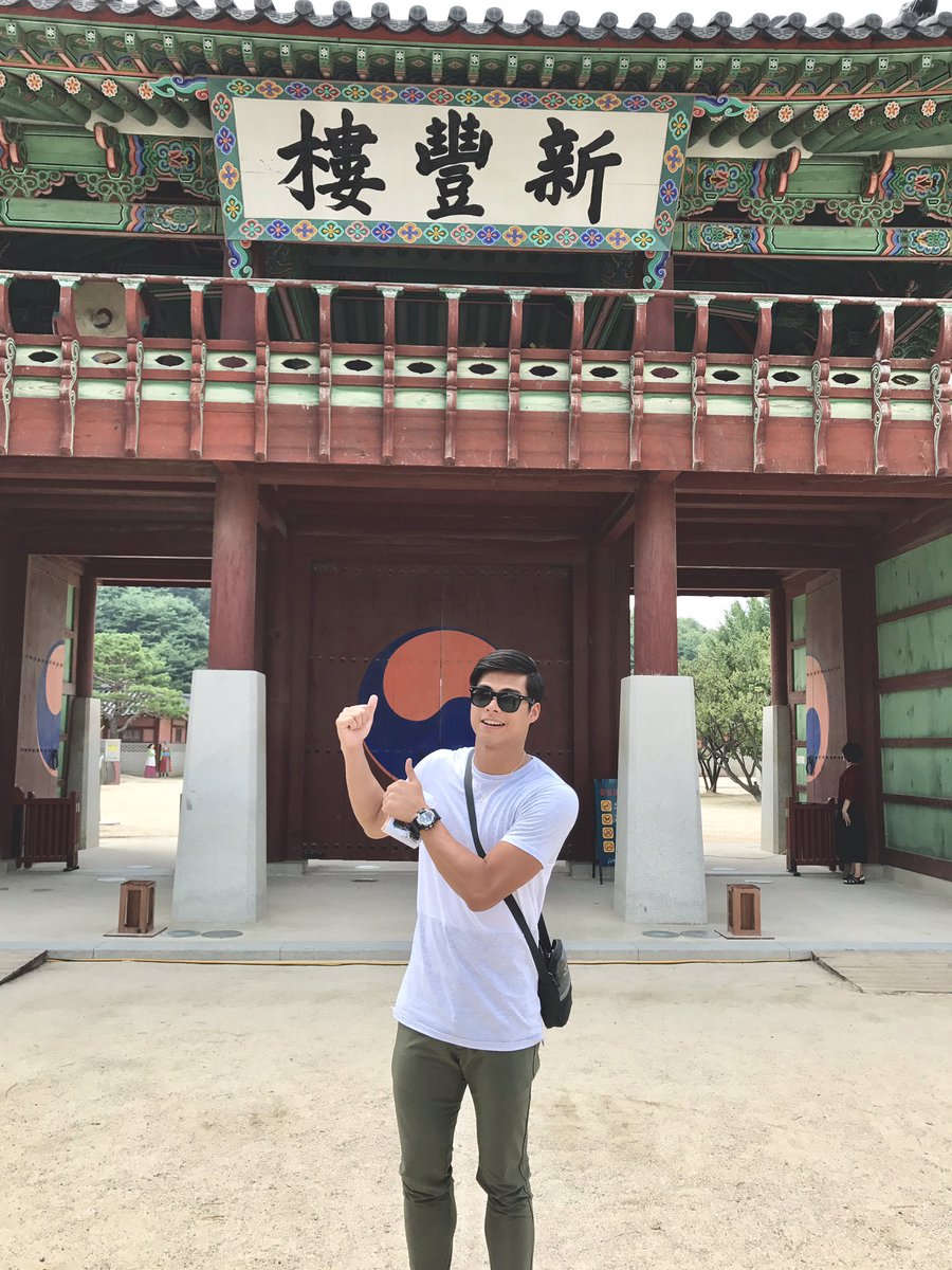 johnvicdeguzman's tweet photo. 🎤 Dadalhin kita sa aking palasyo 🎼😂🇰🇷 https://t.co/oCqiGIgKmG