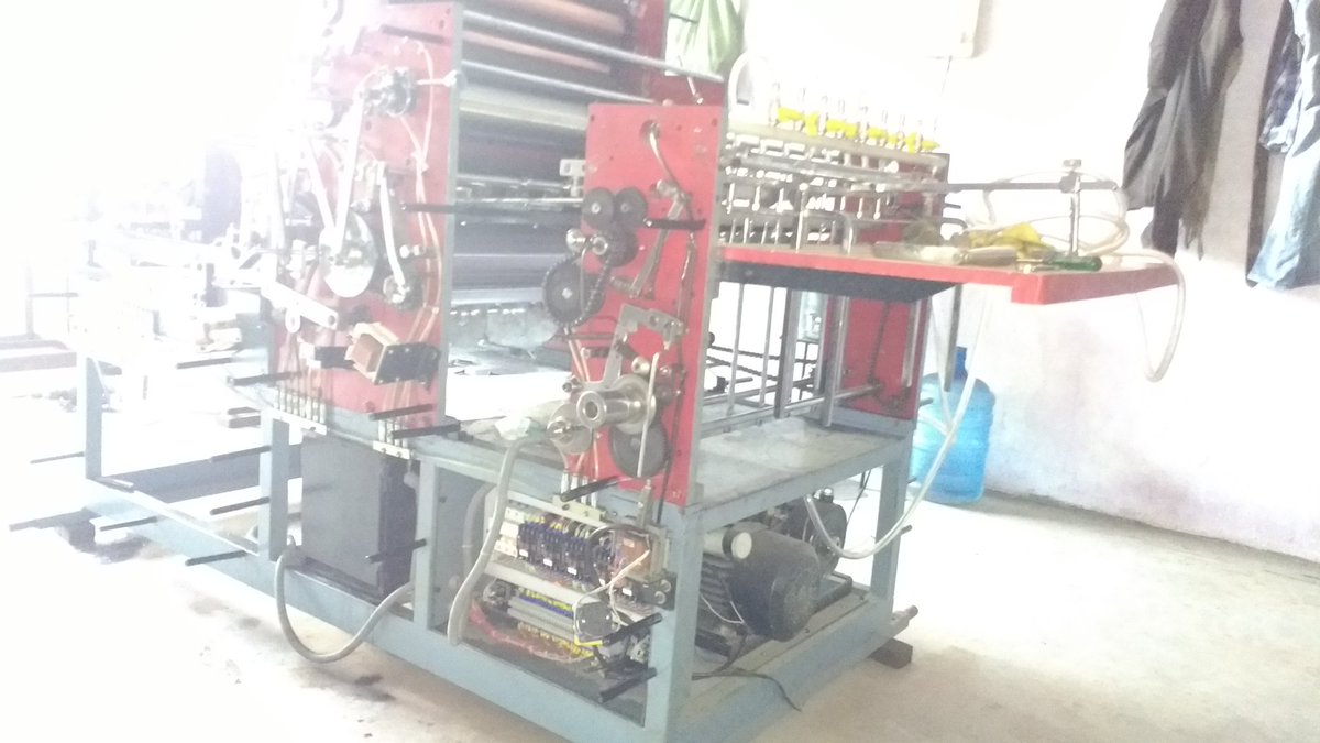 DilipGraphics's tweet image. 1st double colour offset printing machine in Faridabad -deluxe model Made in india
#dilipgraphic @makeinindia  #doublecolourprintingmachine