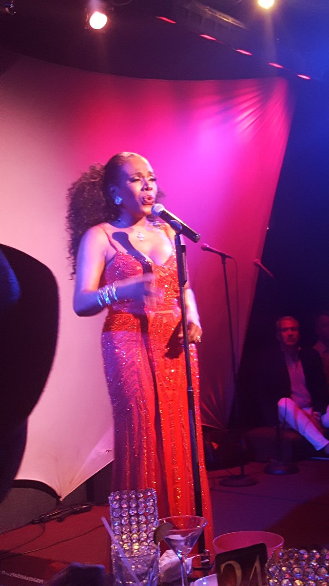 BrownBell_LLC's tweet photo. #ADivaSimplySang... @thesherylralph continues to be a staunch advocate & champion for #HIVAIDS #OneNightOnly #EndAIDS #DIVAstating @DIVA3482 https://t.co/Apogpd7Zcr