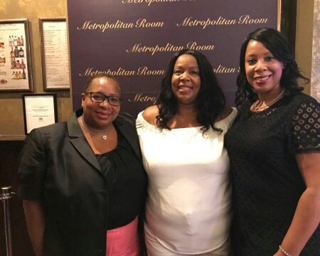 BrownBell_LLC's tweet photo. #ADivaSimplySang... @thesherylralph continues to be a staunch advocate & champion for #HIVAIDS #OneNightOnly #EndAIDS #DIVAstating @DIVA3482 https://t.co/Apogpd7Zcr