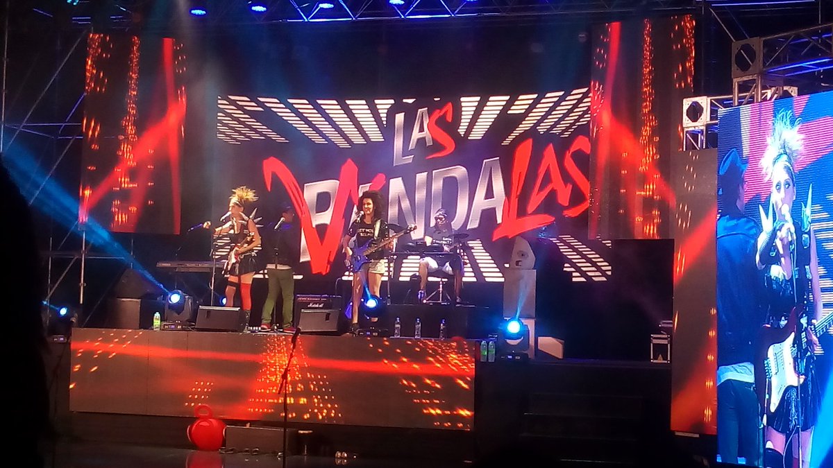 Fiorechs's tweet photo. @KatiaPalmaM son un exitos! #LasBandalas https://t.co/HwyjNa8f1J