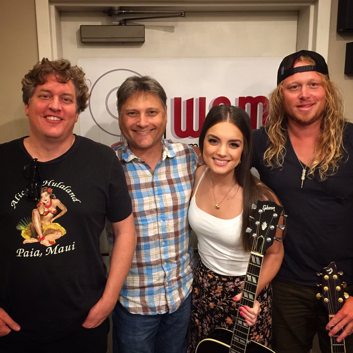 TheMusicRowShow's tweet image. Our first hour showcasers tonite, Lauren Mascitti &amp;amp; Casey Clark, w/ able assist by Shawn Camp. @LaurenMascitti @CaseyClarkMusic @ShawnsCamp