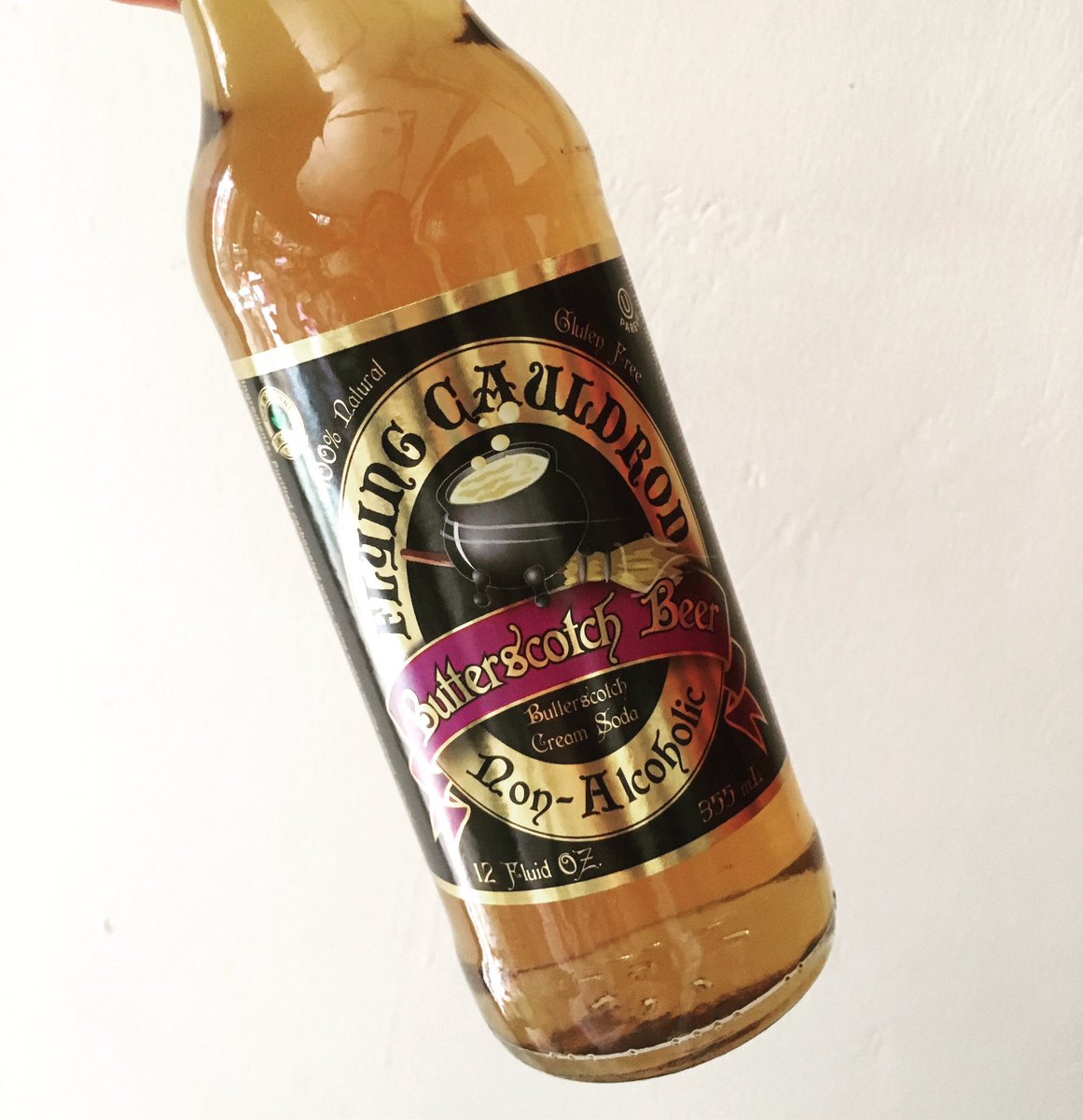 Writethingsph's tweet photo. Raise your butterbeers &amp; cheers to Harry Potter &amp; J.K. Rowling's birthday!🍻🎉 https://t.co/VQbriuC22h