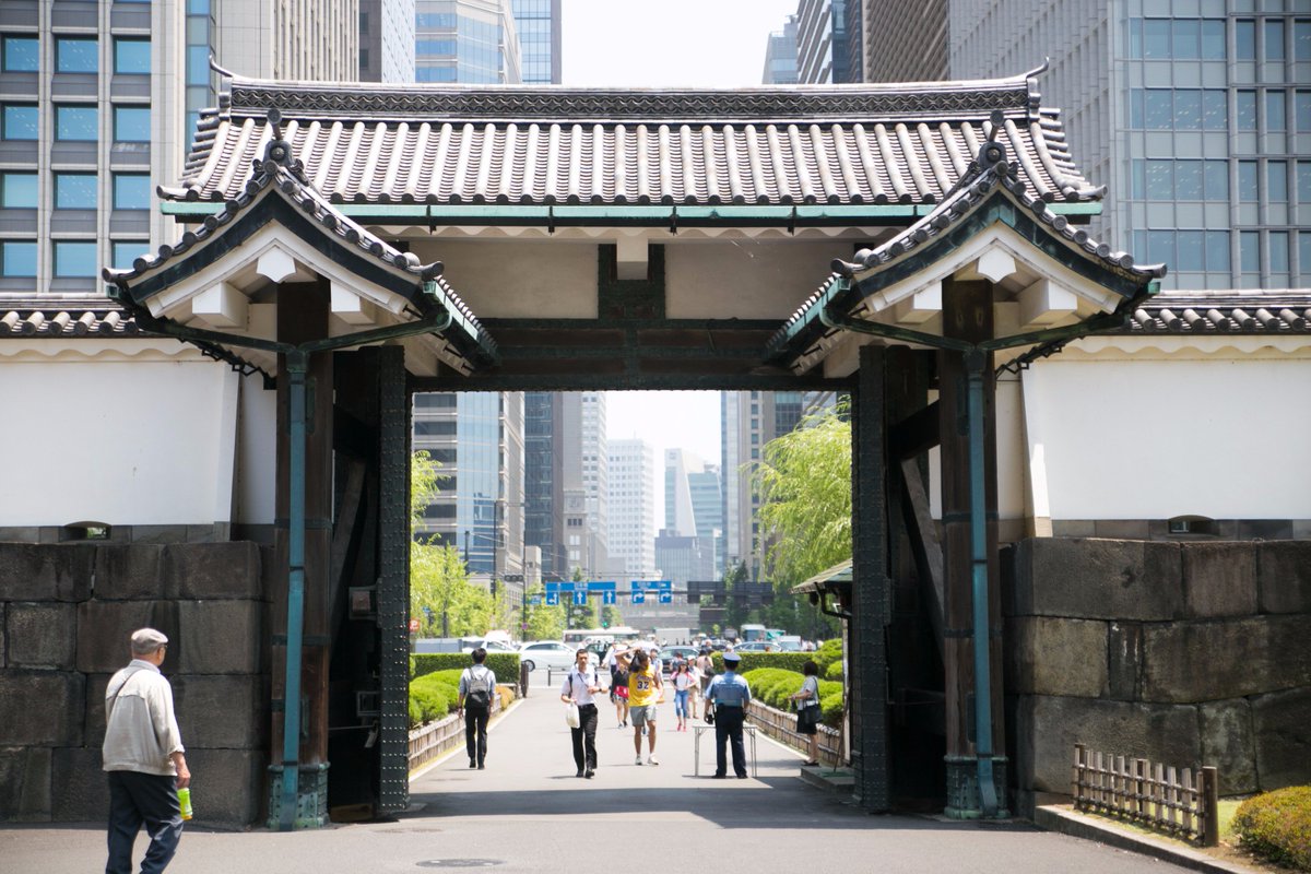 ExPlusJapan's tweet photo. Looking out at Tokyo from the gate of the Imperial Gardens. https://t.co/6scqtwMrNL