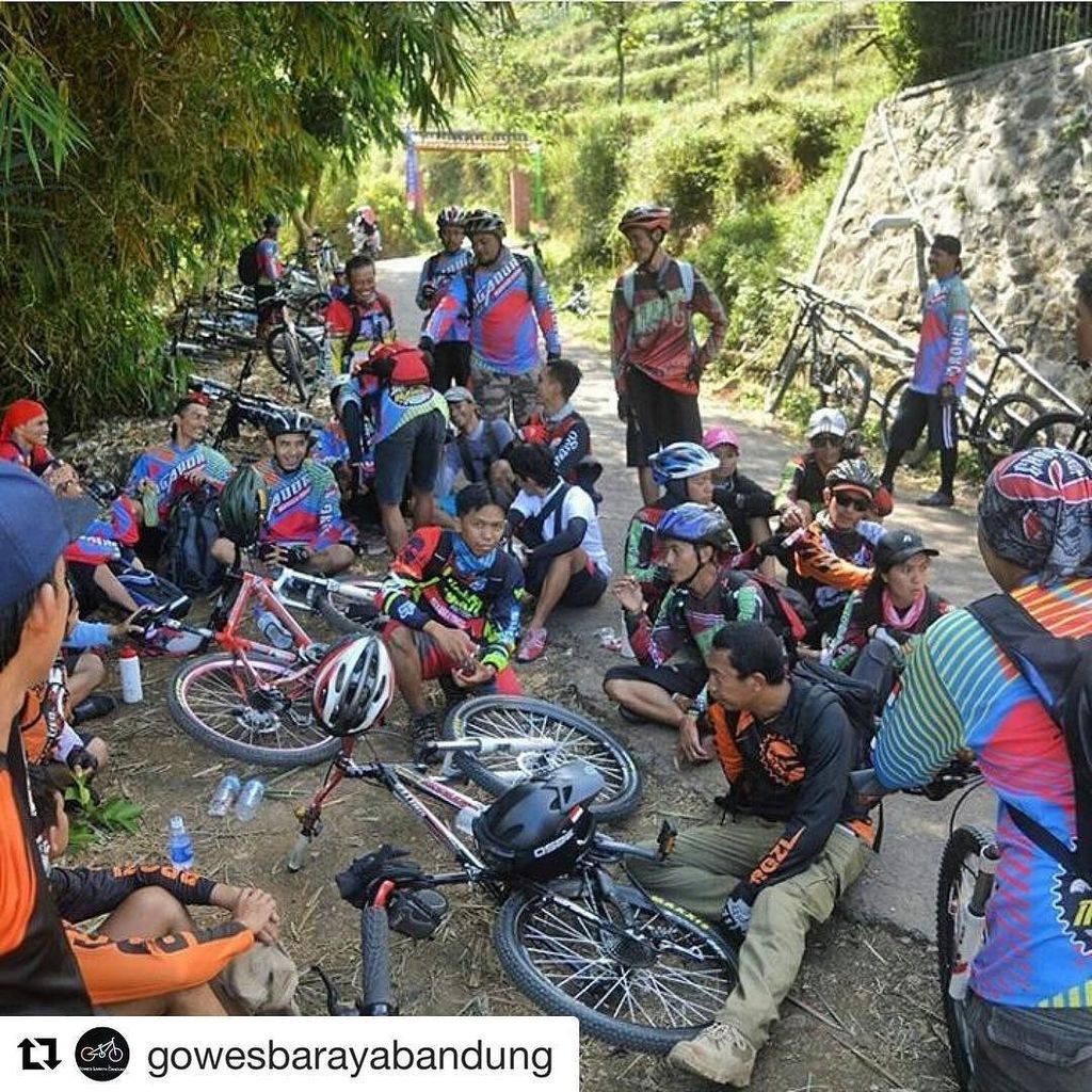RayongBikeTours's tweet photo. #Repost @gowesbarayabandung (@get_repost)
・・・
#Repost from @ngadorbike
・・・
30.07.2017
Gowes kolaborasi @ngadorbike… https://t.co/dWLwPYGLgv https://t.co/z4KAaf2b7N