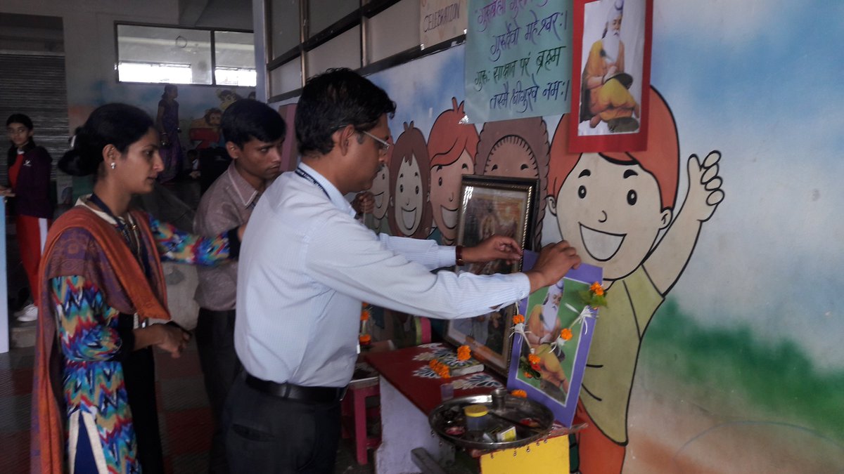 PanchvatiSchool's tweet photo. Guru Purnima celebrated on 10th July, 2017. https://t.co/a6qWzNO7FK