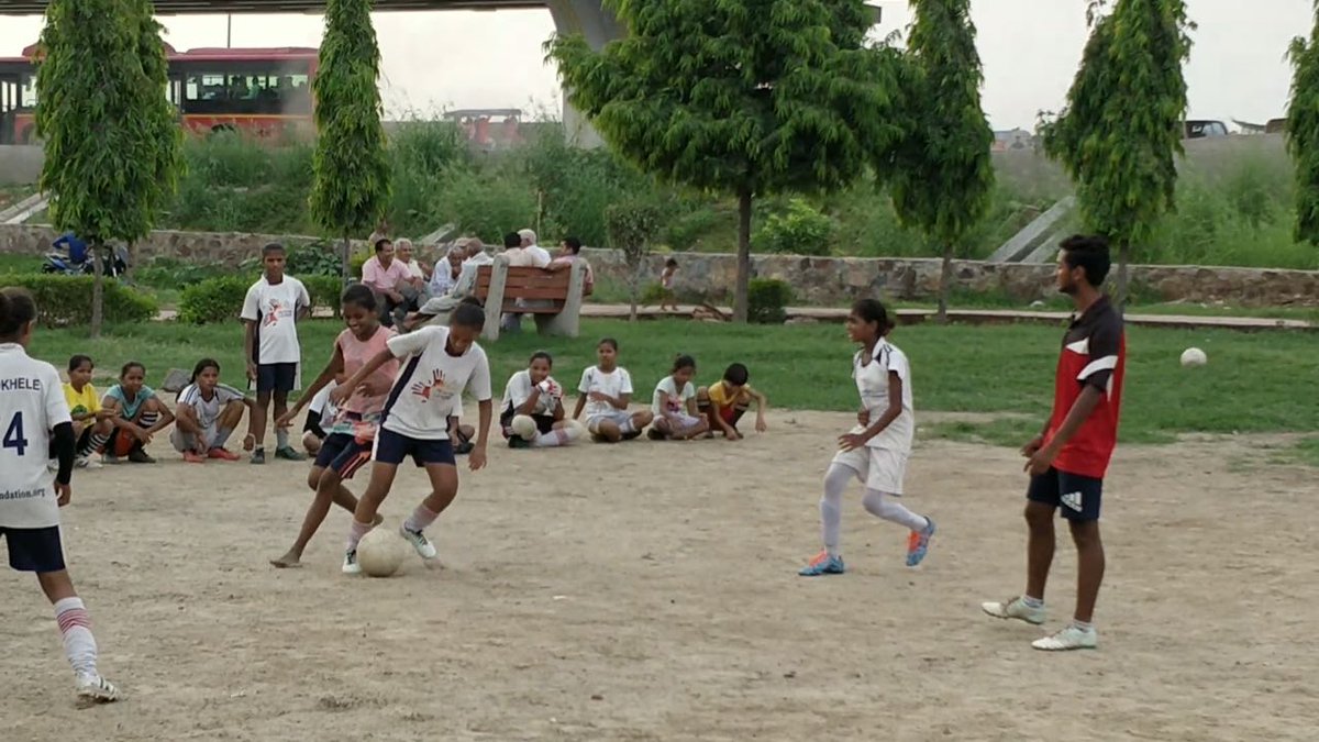 TOKKMF's tweet photo. Soccer sessions at Jahangirpuri! #playforchange #aaokhele #SMsessions https://t.co/goik83xY3P