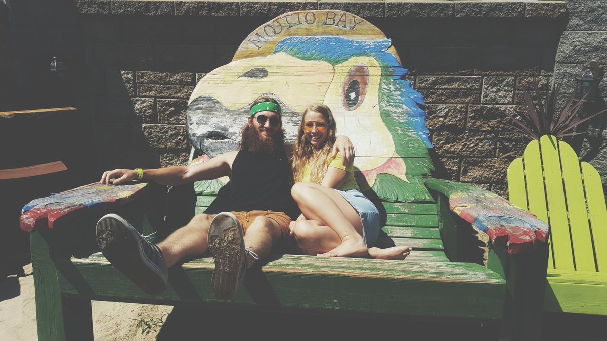 crackcocangel's tweet photo. not sure why I was being so extra but I love this man 💛🍹 https://t.co/Dj9kvE7sXu