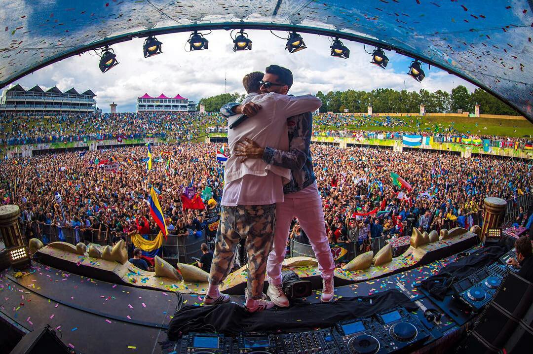 YellowClaw_MX's tweet photo. Forever...
@YELLOWCLAW 
#YellowClaw #BarongFamily #Tomorrowland https://t.co/irxXug8ZXD