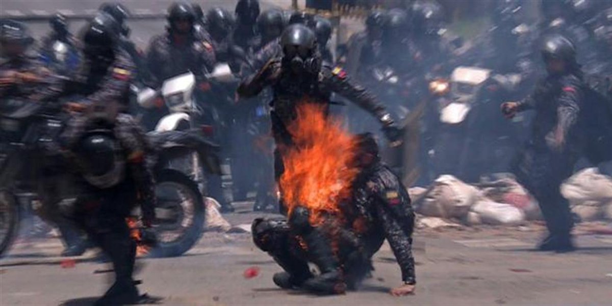 EnnioRemondino's tweet photo. #Venezuela caos, non solo problemi interni, voto per assemblea costituente contestato da opposizioni, reazioni Usa 
https://t.co/Z2g7bdZaSS https://t.co/5RXicEsKjO