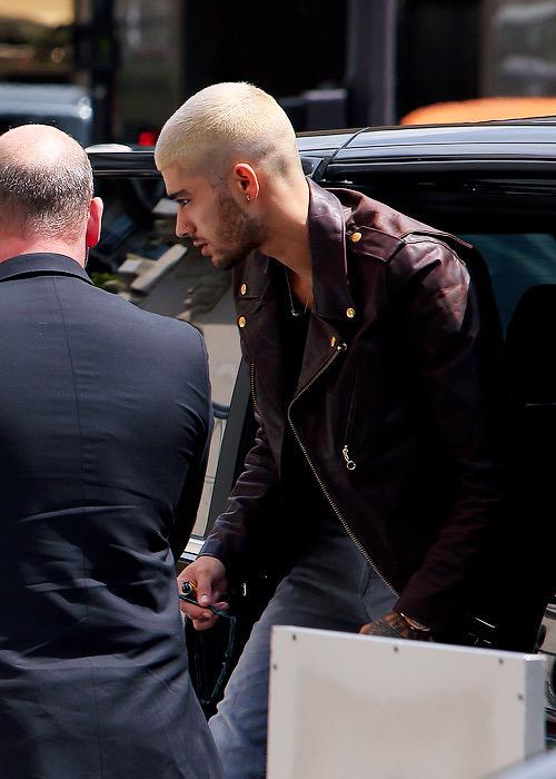 ZaynDailyVotes's tweet photo. RETWEET to VOTE 

#MTVHottest ZAYN 
Vote for IDWLF: https://t.co/pvIiaJmi2u https://t.co/q1vj6EoxLZ