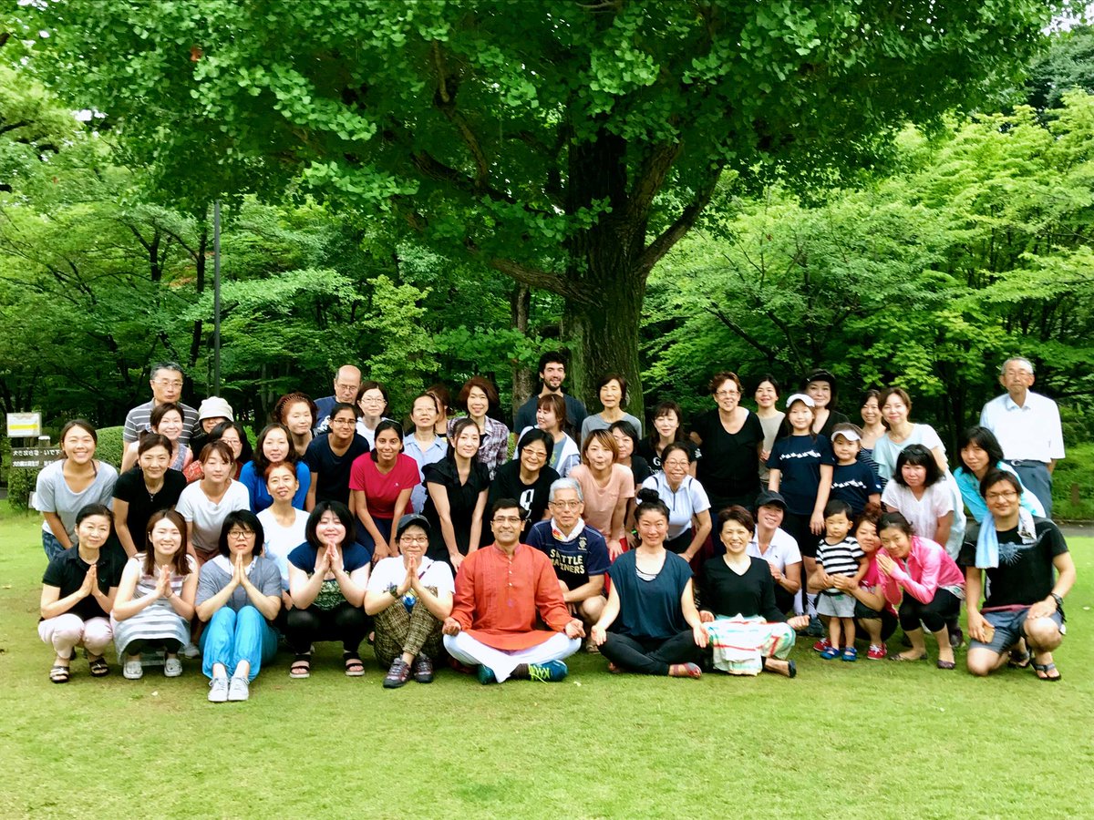 India In Japanインド大使館 Twitterren インド大使館 ヨガ講師へーマント シャルマ博士が7月30日に 北の丸公園 にて ヨガ セッションを行いました