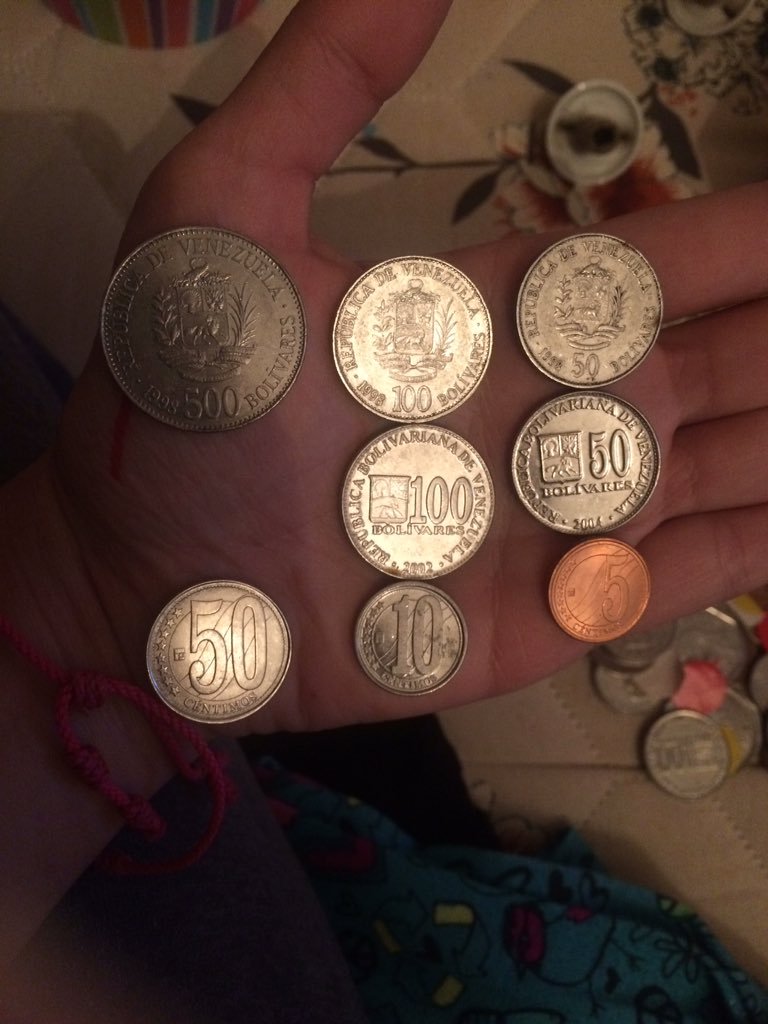 Yo: NECESITO URGENTEMENTE IRME DEL PAÍS

Mi presupuesto: