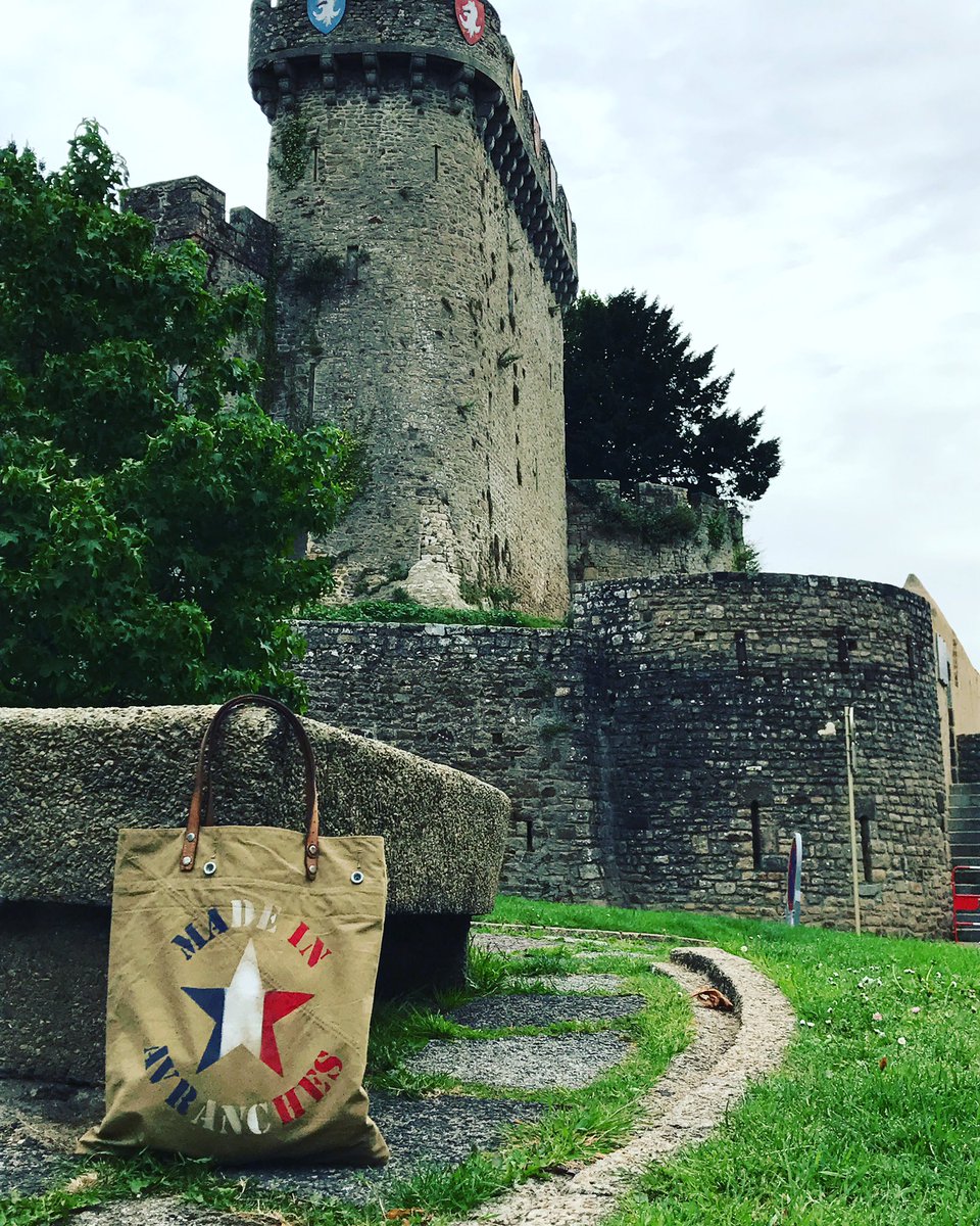 wdbagsnicholas's tweet photo. Aujourd'hui à Avranches, c'est fête!! Fête de la libération #Liberation #MadeinFrance https://t.co/nhX8SGT16U