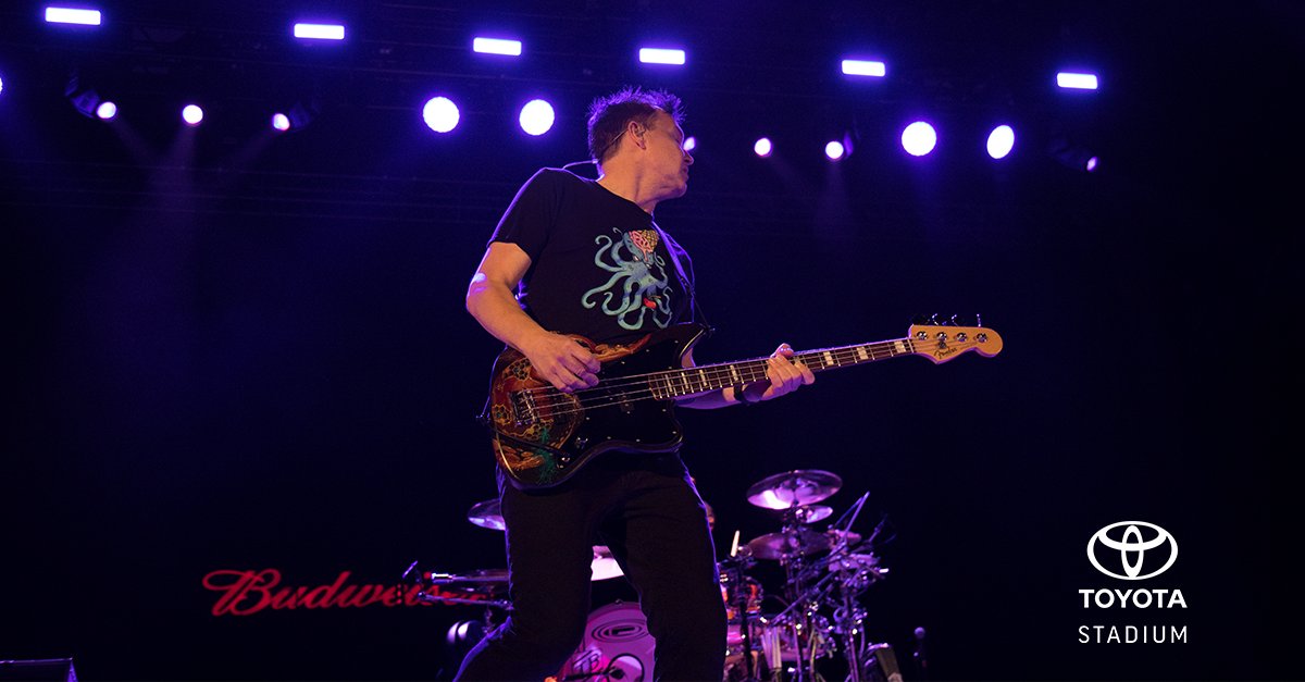 ToyotaStadiumTX's tweet photo. Excuse us while we reminisce about @blink182's performance at #Edgefest25 on this #MusicMonday. https://t.co/tJ6lY8g3OO