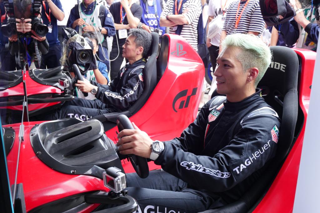 TAGHeuerJapan's tweet photo. 昨日行われた鈴鹿８耐の決勝戦にグランツーリスモのプロデューサーである山内一典氏とドーベルマンインフィニティのSWAY氏をお招きし、タグ･ホイヤーのVIPツアーにご参加いただきました。ムービーは近日公開予定。
#鈴鹿8耐 #山内一典 #SWAY #DOBERMANINFINITY https://t.co/JgwELH1jLe