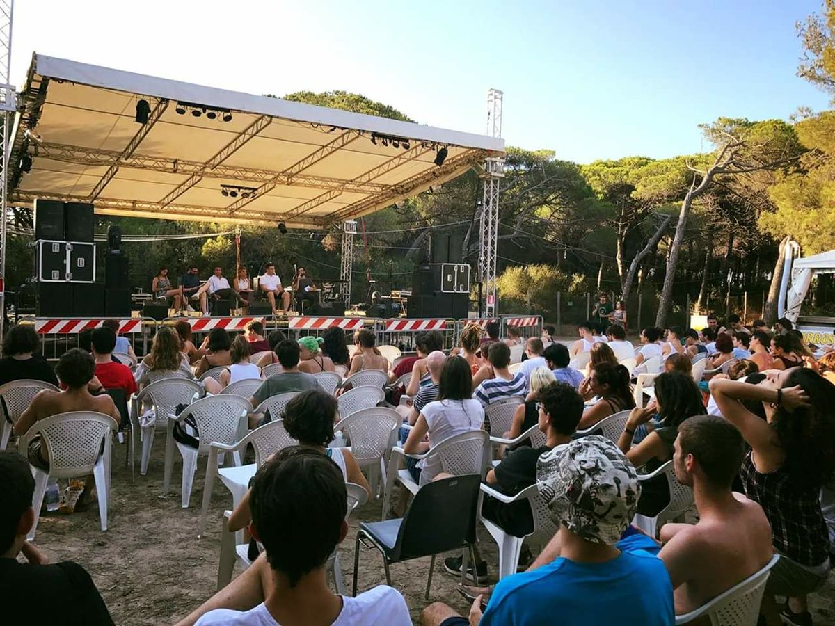 CampoProg's tweet photo. Ieri al #RevolutionCamp per parlare di discriminazioni di genere e basate sull'orientamento sessuale nel mondo del #lavoro https://t.co/vuzgSTjIIl