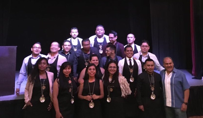 ASM_Peninsula's tweet photo. Estamos orgullosos de nuestra nueva generación del #DiplomadoEnVinos #ASMCancun ¡Muchas felicidades! https://t.co/omoC91UDrP
