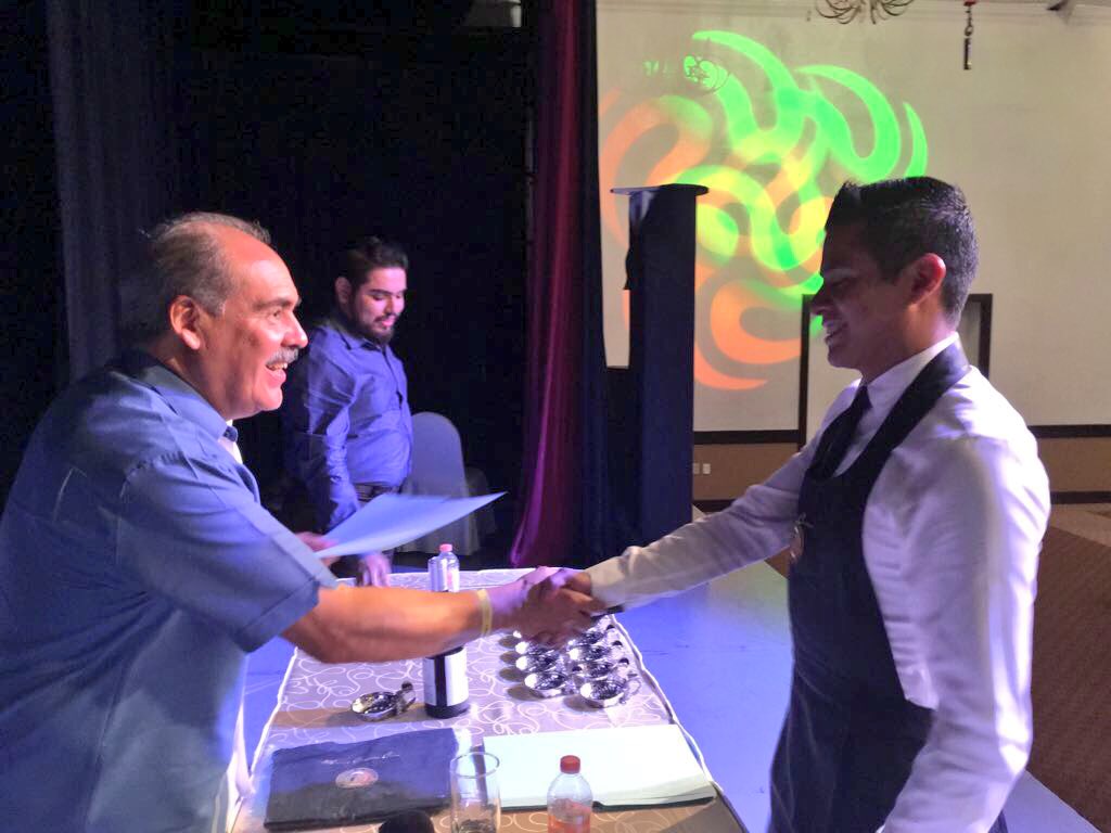 ASM_Peninsula's tweet photo. Estamos orgullosos de nuestra nueva generación del #DiplomadoEnVinos #ASMCancun ¡Muchas felicidades! https://t.co/omoC91UDrP