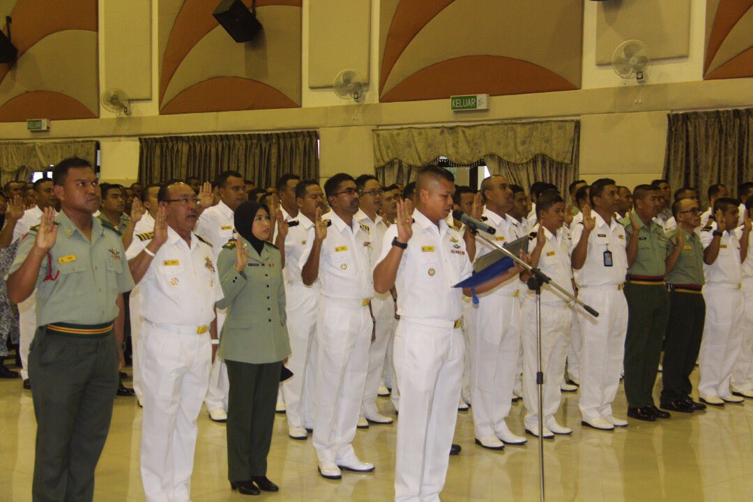 KDSI_rasmi's tweet photo. Majlis Melafaz dan Menandatangani Ikrar Bebas Rasuah (IBR) @KDSI.
#MasaDepanNegaraKu #TLDM @mykamarul https://t.co/qnsH4dUfhQ