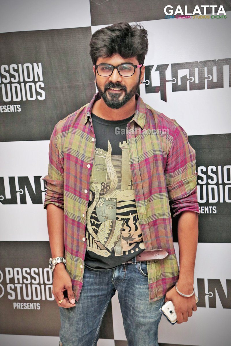 galattadotcom's tweet photo. #ActorAshok at the premiere show of #Nibunan! @ashokactor @PassionStudios_ #Arjun150 

https://t.co/TG3MGV5vrE https://t.co/dOx3a3dpK8