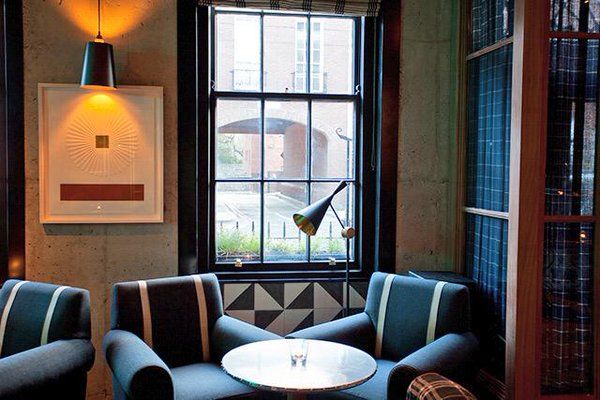 thedeanirl's tweet photo. The Dean Bar β Stop by for lunch, meetings or sip on some cocktails while coming up with brilliant ideas #DeanWork #DeanPlay https://t.co/1u1WP7peFY