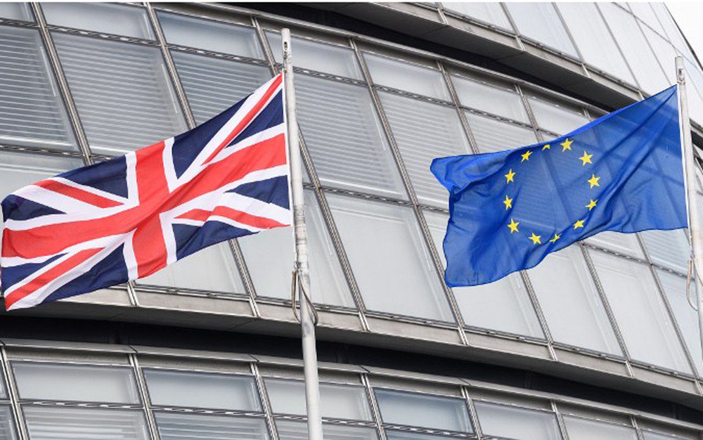 g1's tweet image. Livre circulação entre União Europeia e Reino Unido vai terminar em março de 2019 glo.bo/2veJKCn #G1