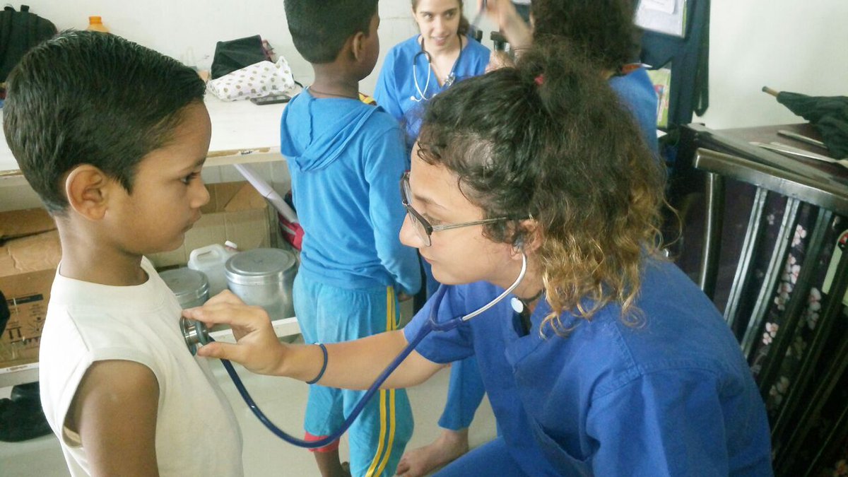 GabrielPMumbai's tweet image. Welcome to our first cohort of medical school students! #sharvanhealthcenter #learningfromoneanother gabrielprojectmumbai.blogspot.co.il/2017/07/first-…