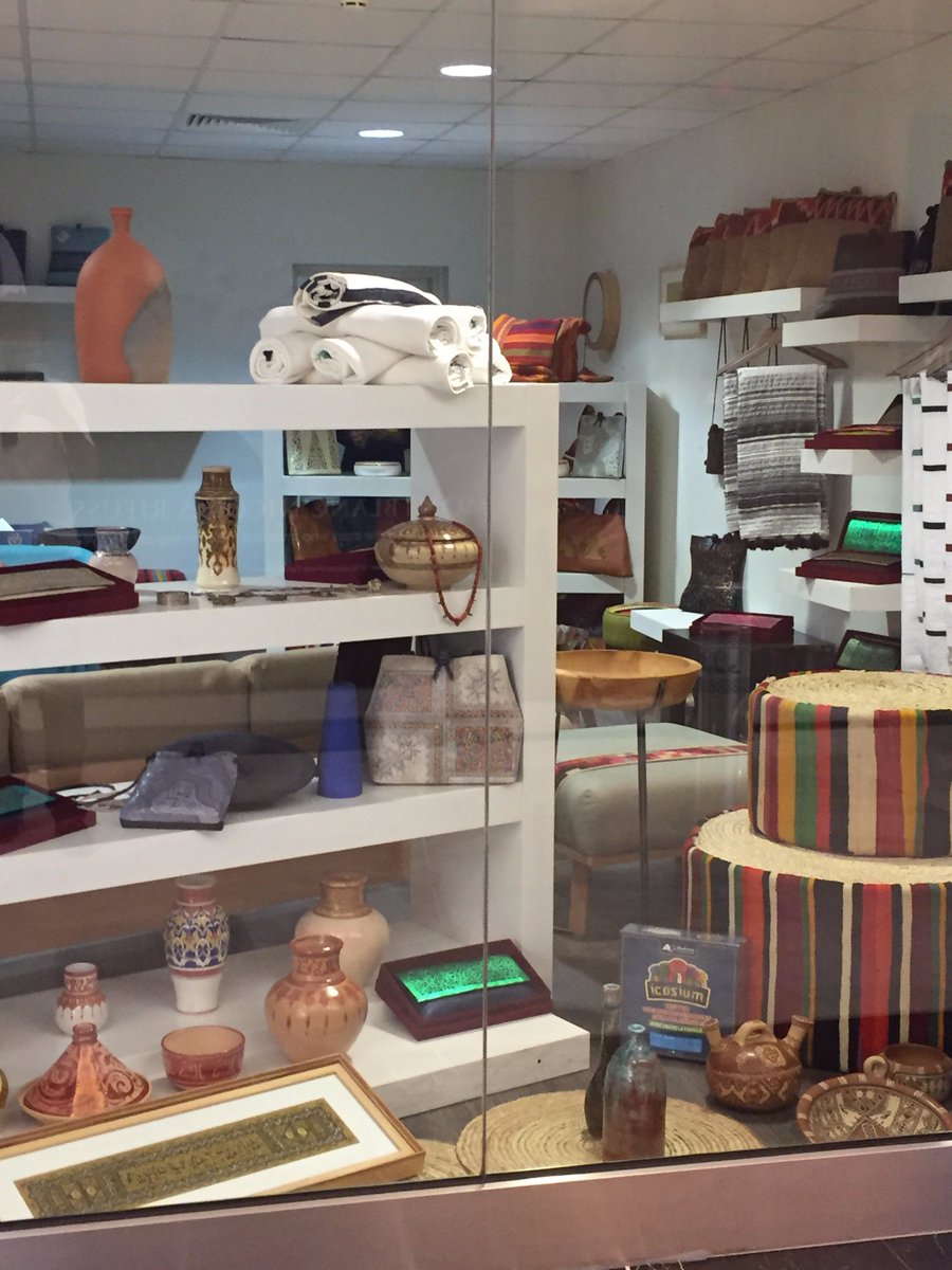 ICOSIUM disponible à l'hôtel Aurassi dans la boutique Dwira Chic :-) #algerie <a href="/ElAurassi/">Hôtel El-Aurassi</a>  #CultureDZ @Alger_Culture <a href="/CultureAlgerie/">CultureAlgérie</a>