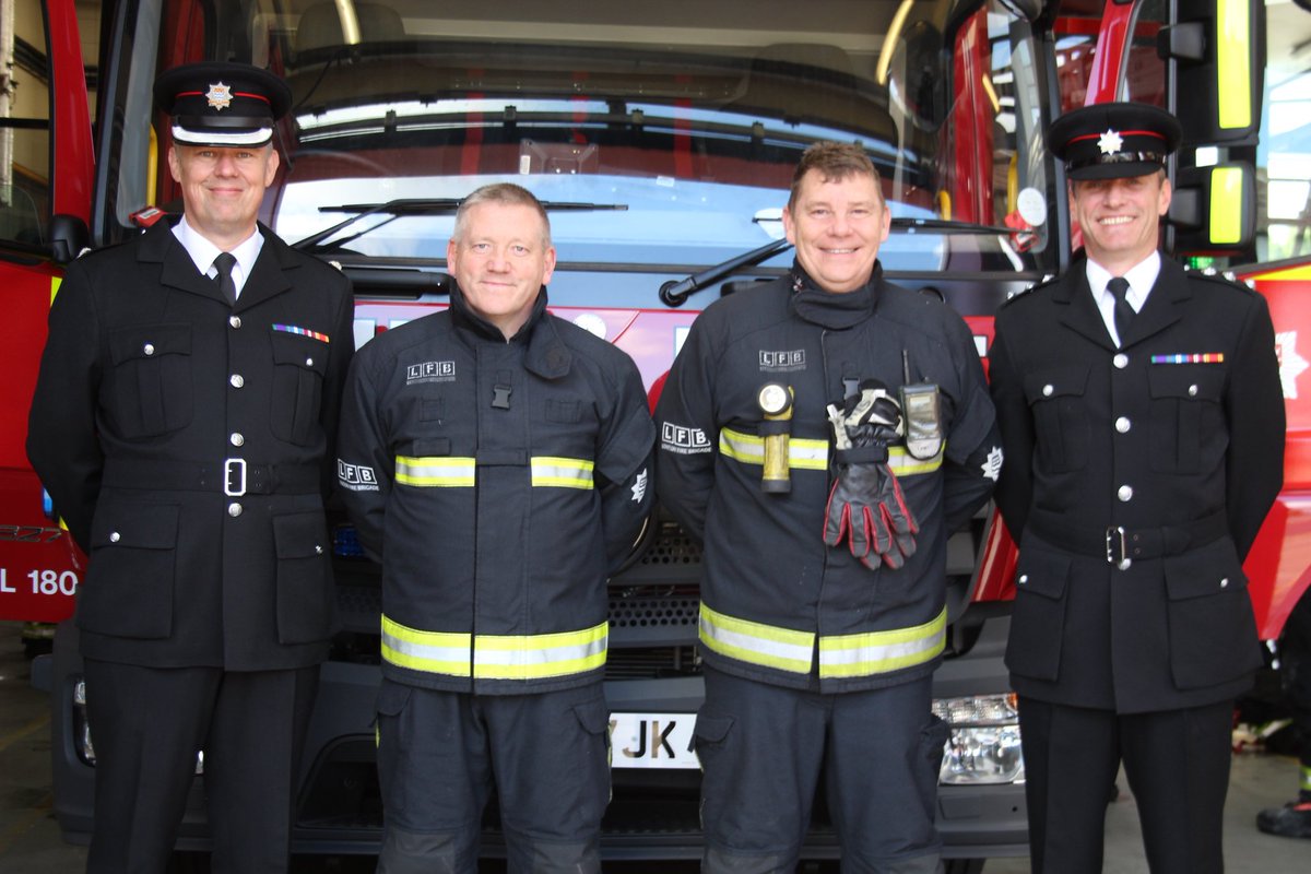 LondonFire's tweet photo. #Tottenham fire station has lost 60 years worth of experience as Firefighters Stuart Haigh &amp; Brian Harvey retire today. © @PaulWood1961 https://t.co/nKGskXBFQV